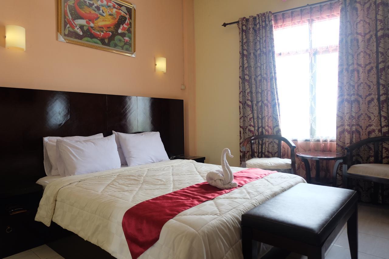 Syafira Hotel Langgur Bagian luar foto
